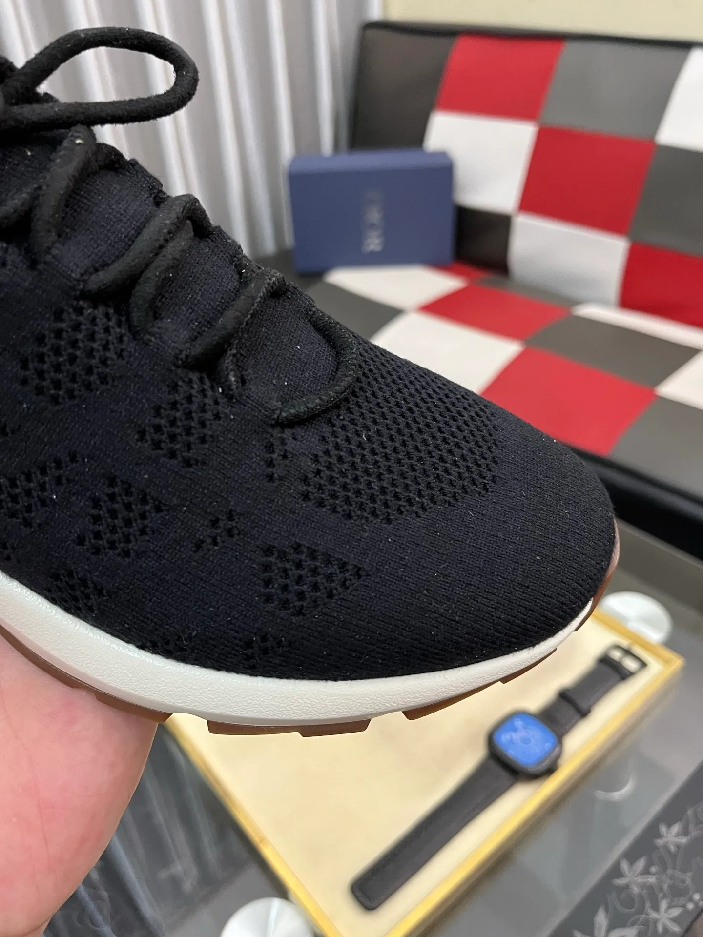 Men's shoes 💰: 400⌚️⌚️2025 new Dior fly-knit breathable casual men's shoes are on the market, original order, impeccable, the upper is made of imported fly-knit, and the original outsole is made one to one quarter. It is super comfortable on the feet. It is a must-buy pair of shoes. Available in sizes 38-446️⃣